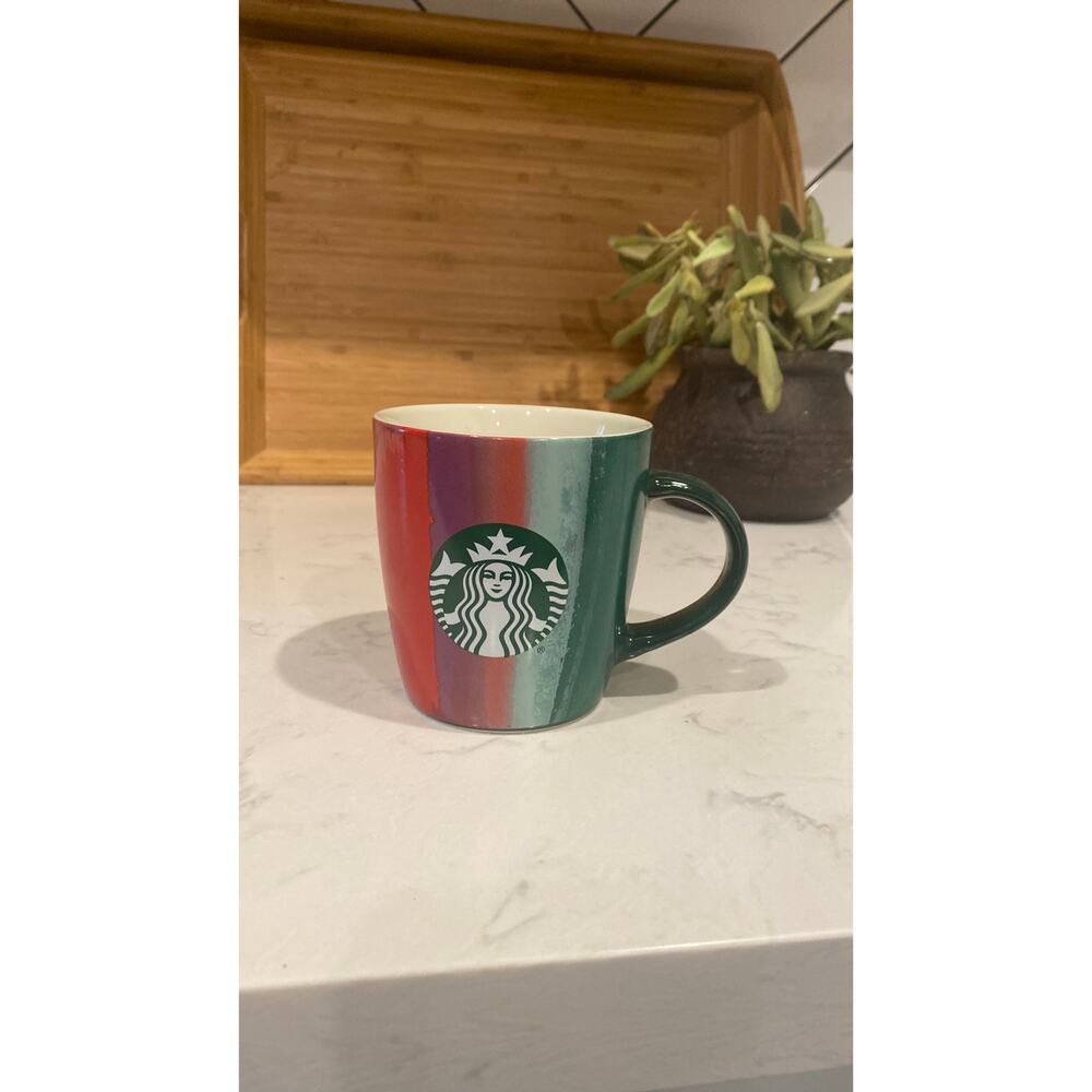 Mug Starbucks 2021 Christmas Holiday red green 2021 gift collector